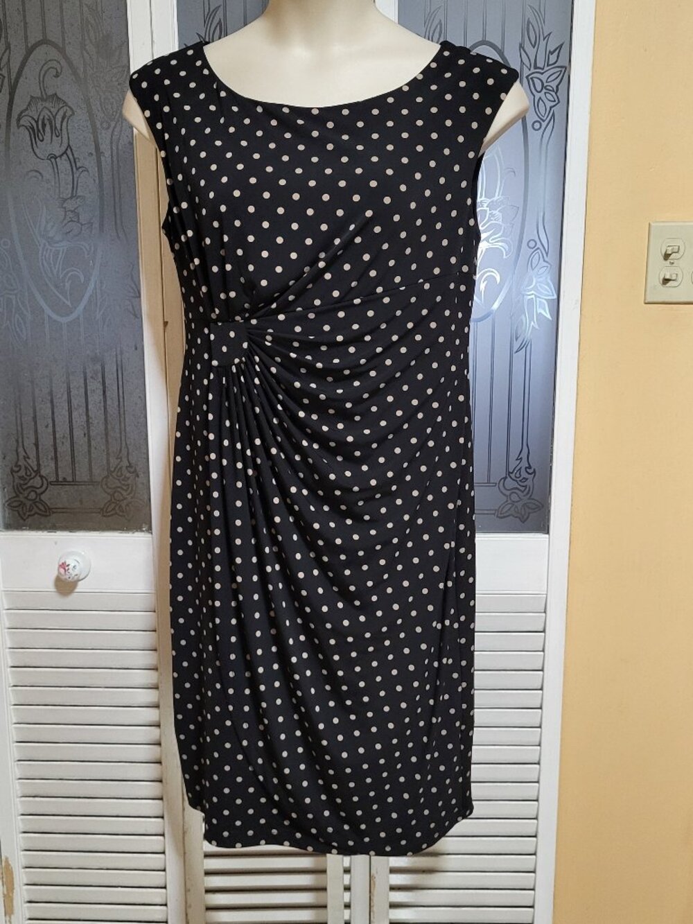 CONNECTED LADIES BEAUTIFUL RUCHED BLACK & BEIGE POLKA DOT DRESS